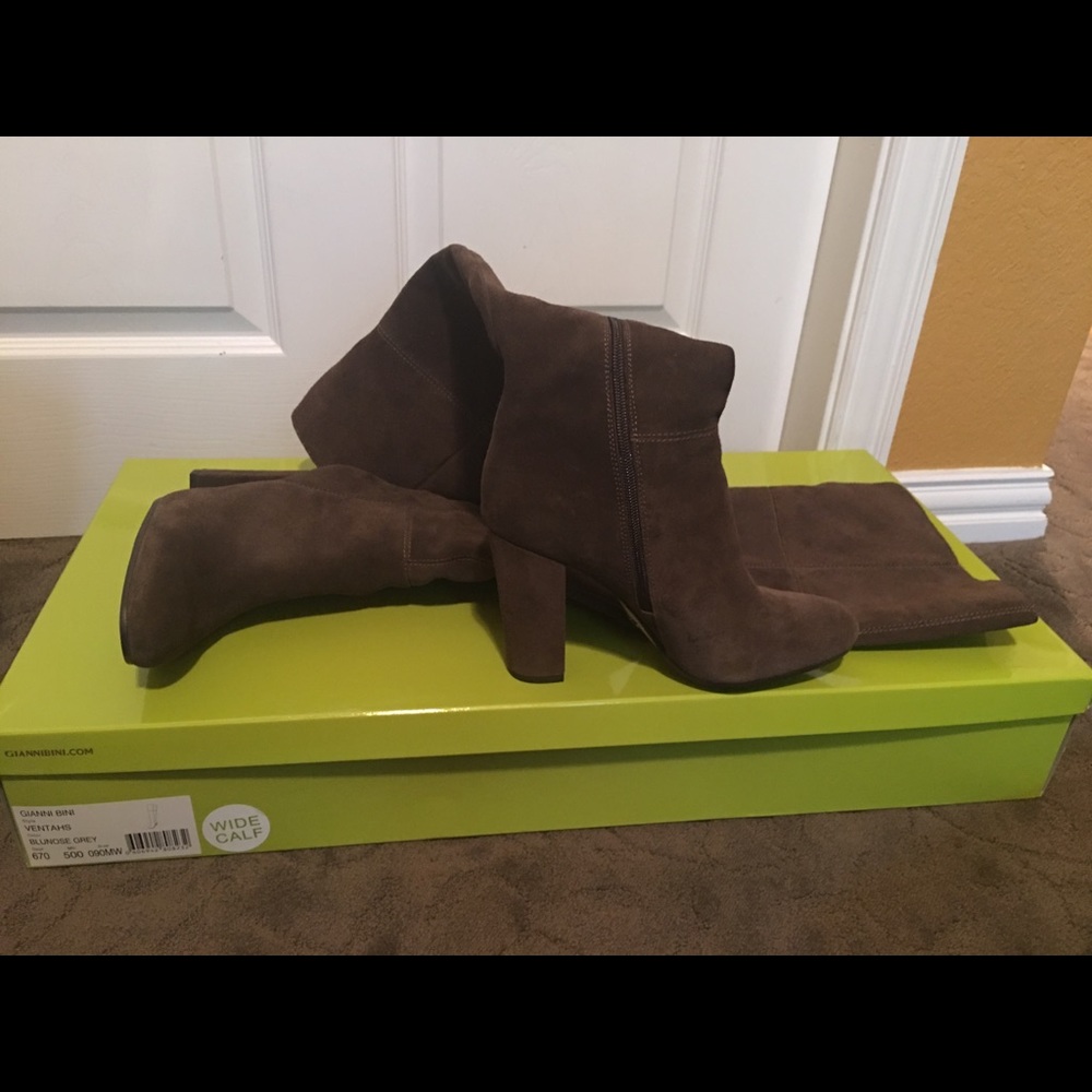 Sz 9 Gianni Bini Leather Suede over the knee